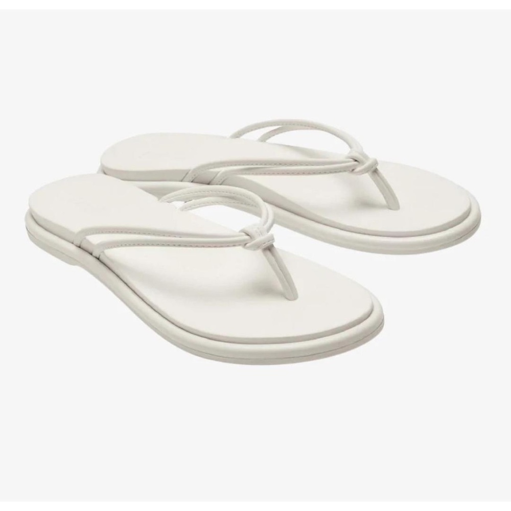 OluKai Women's 'Aka Beach Sandals white size 11